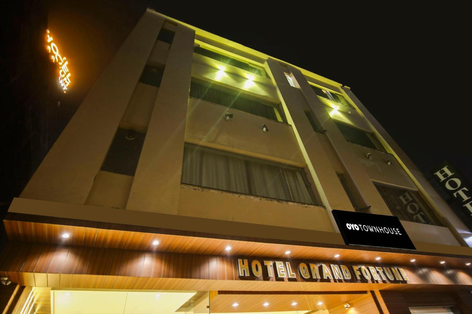Super Townhouse Grand Fortune Amritsar Extérieur photo